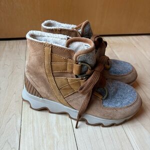 SOREL boots *barely worn*